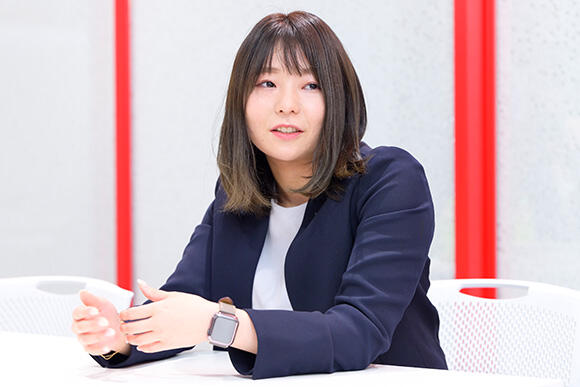 アクティオ RS企画管理部 與田有利さん。各種試験や協力会社との打ち合わせ準備などを担当